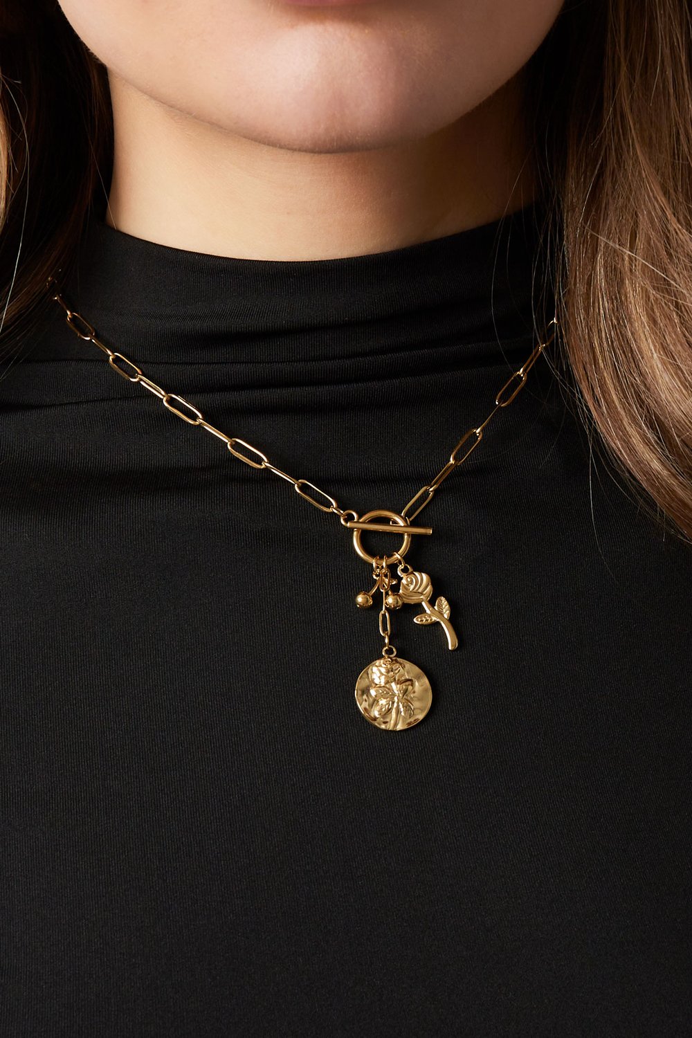 sleeping rose charm necklace Picture2