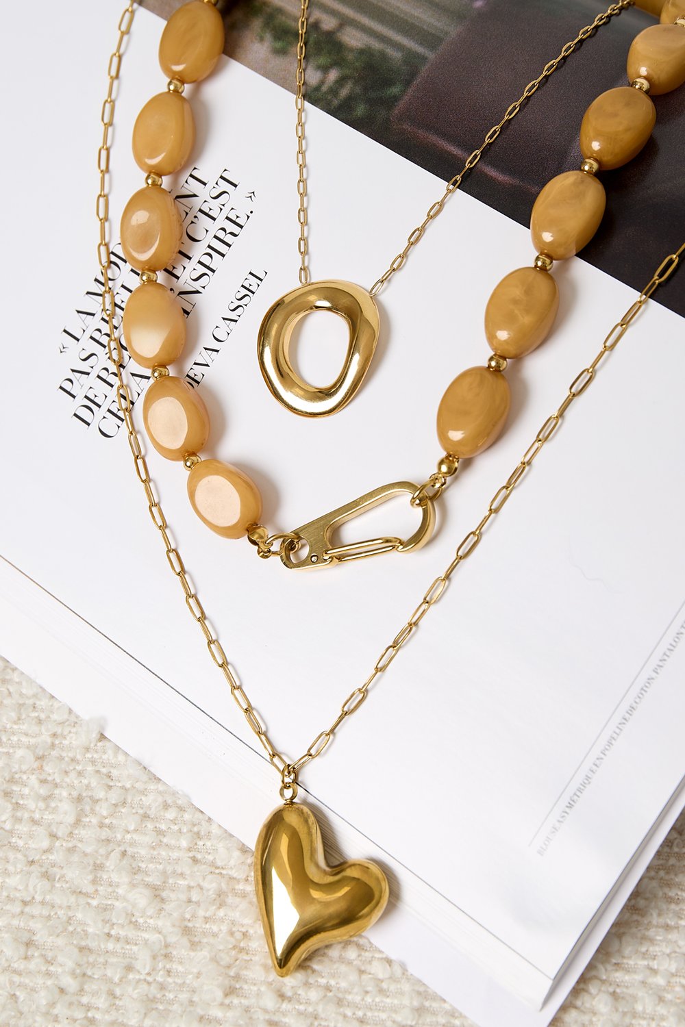 Necklace with beads and front closure design Picture2