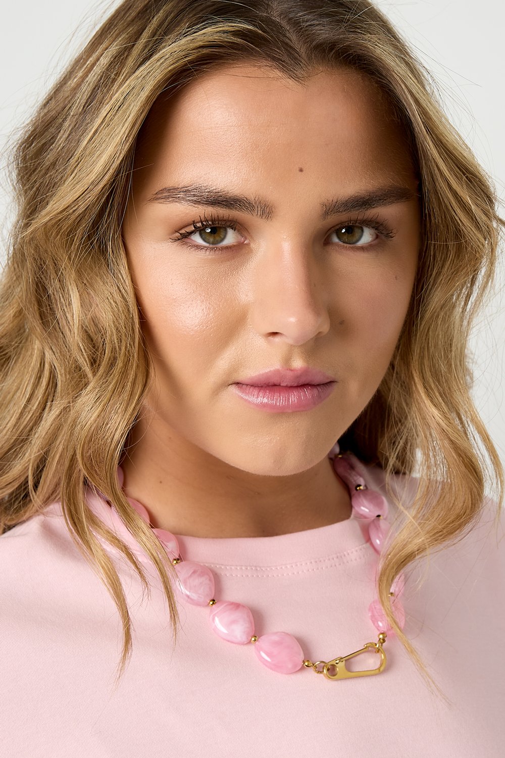 Bead necklace with front closure design h5Picture2