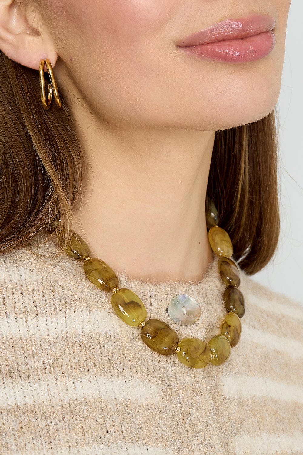 Necklace with squoval beads Picture3