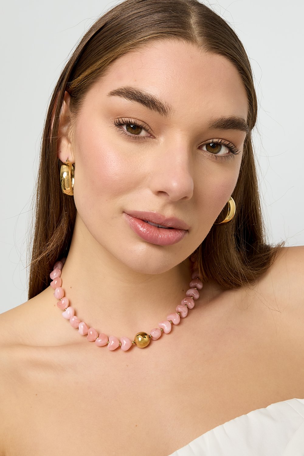 Statement necklace with heart-shaped beads Picture2