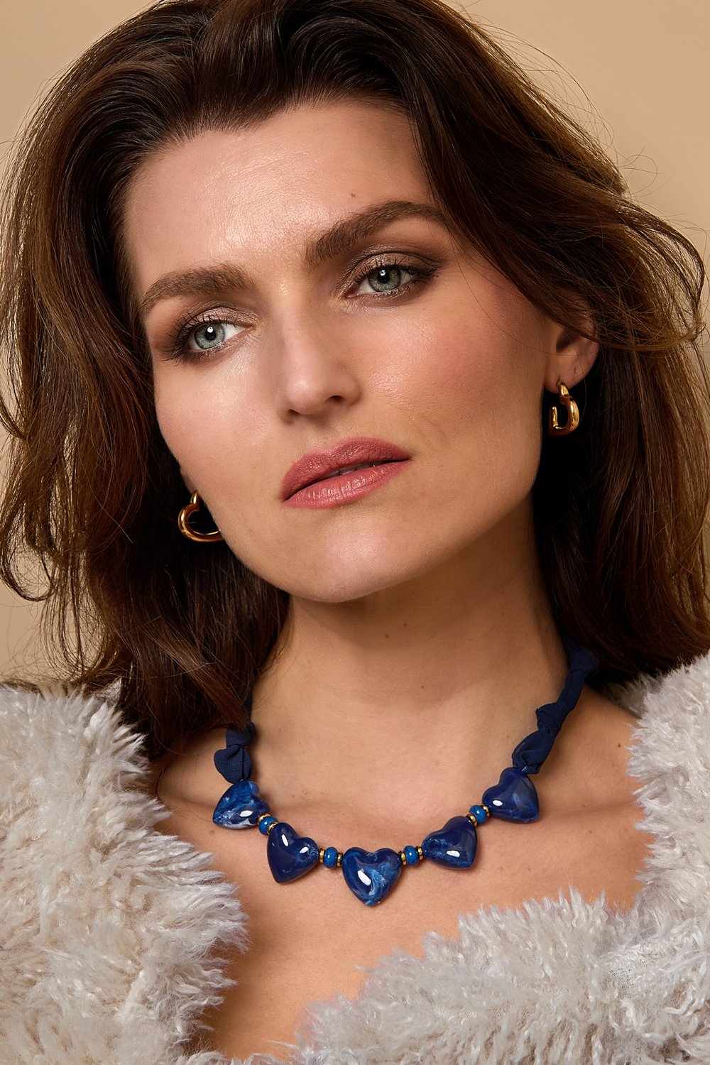 Fabric necklace with heart beads Picture2