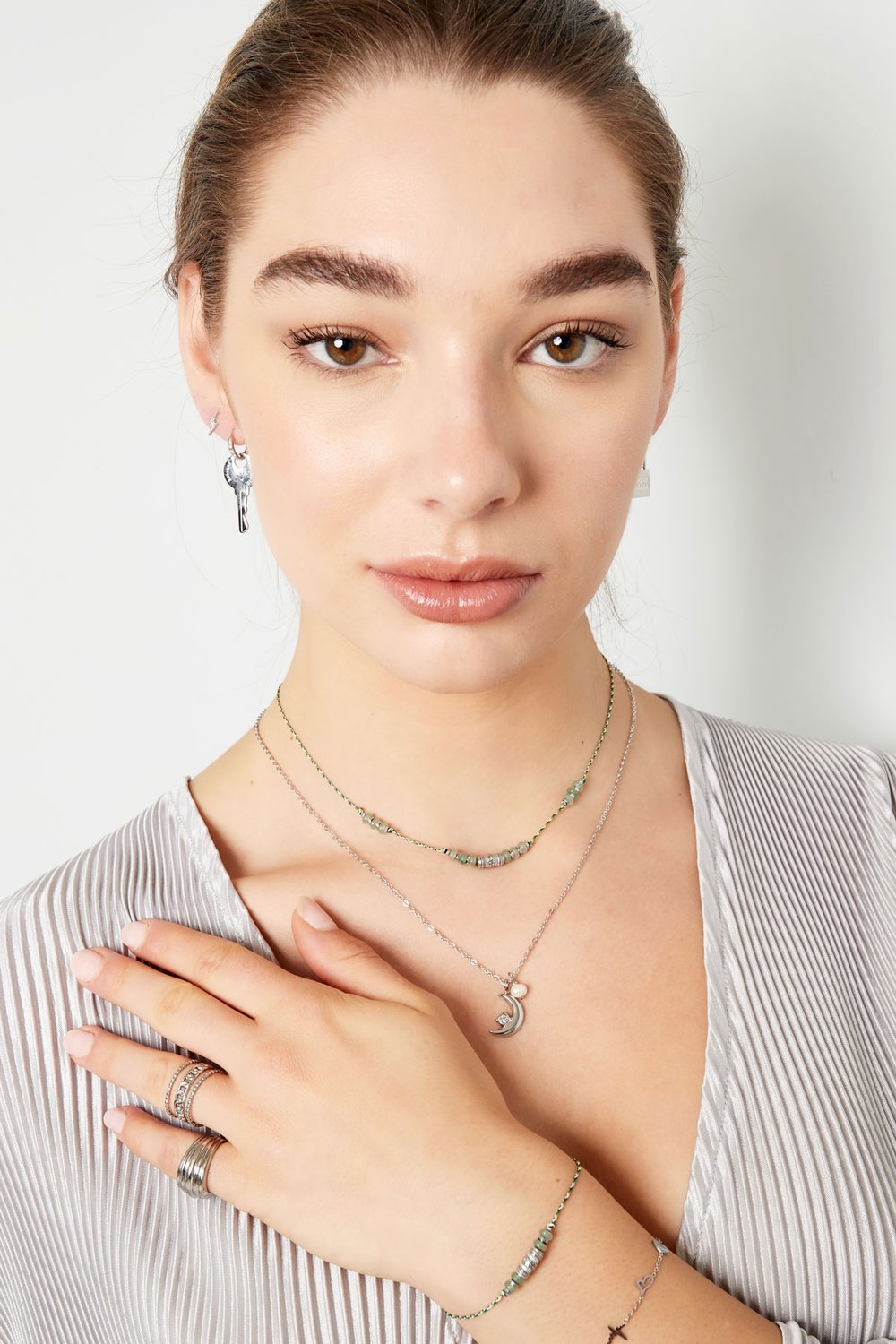 satin bracelet with natural stones green and  Picture3