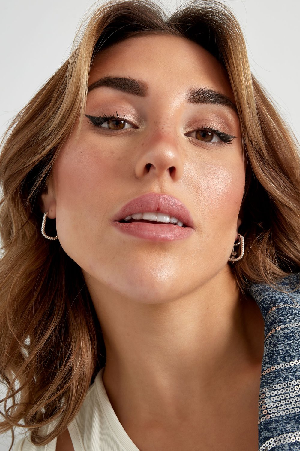 uzun nervürlü küpeler h5Resim2