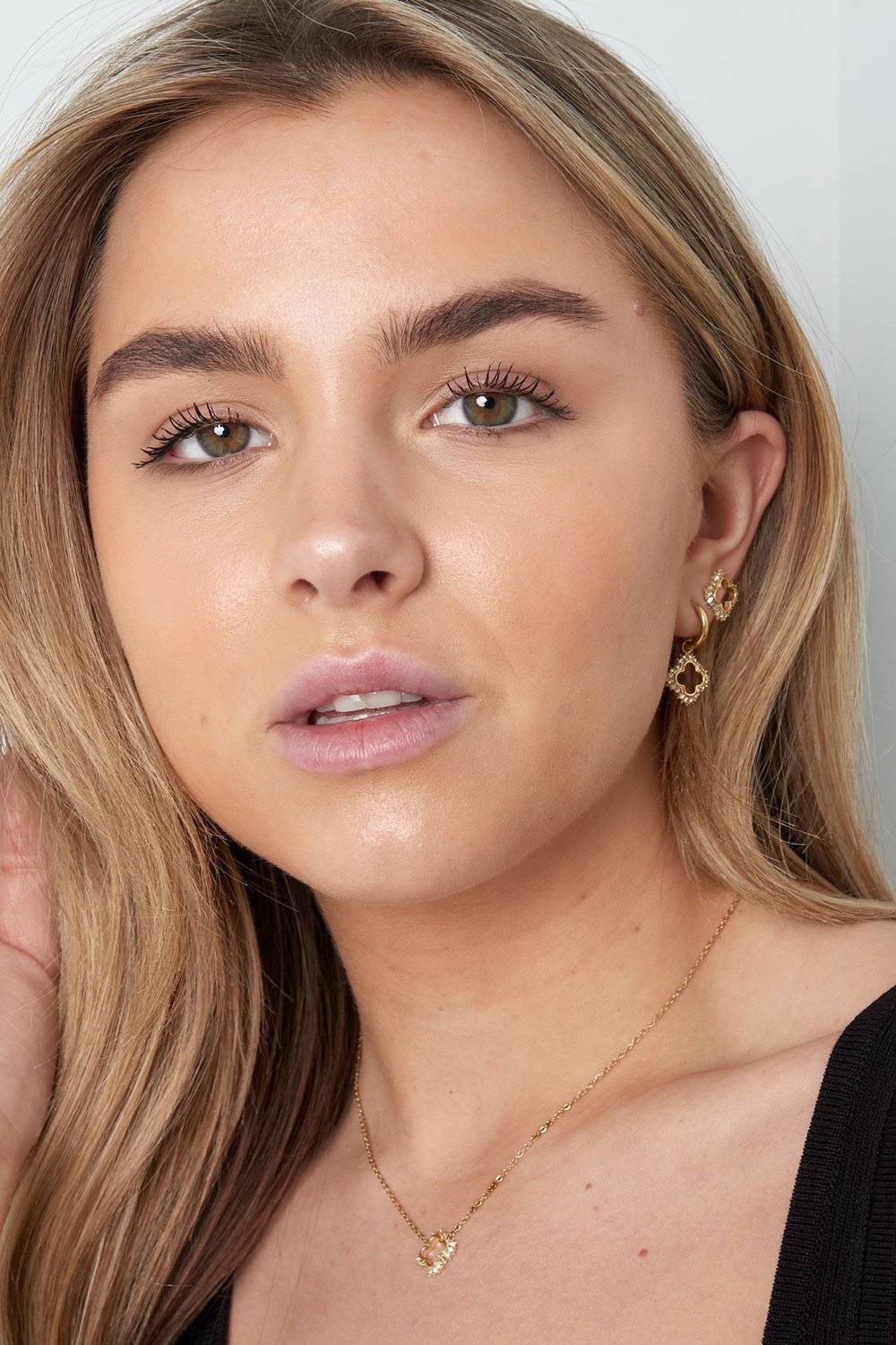 şanslı pırlanta çekicilik küpeleri h5Resim2