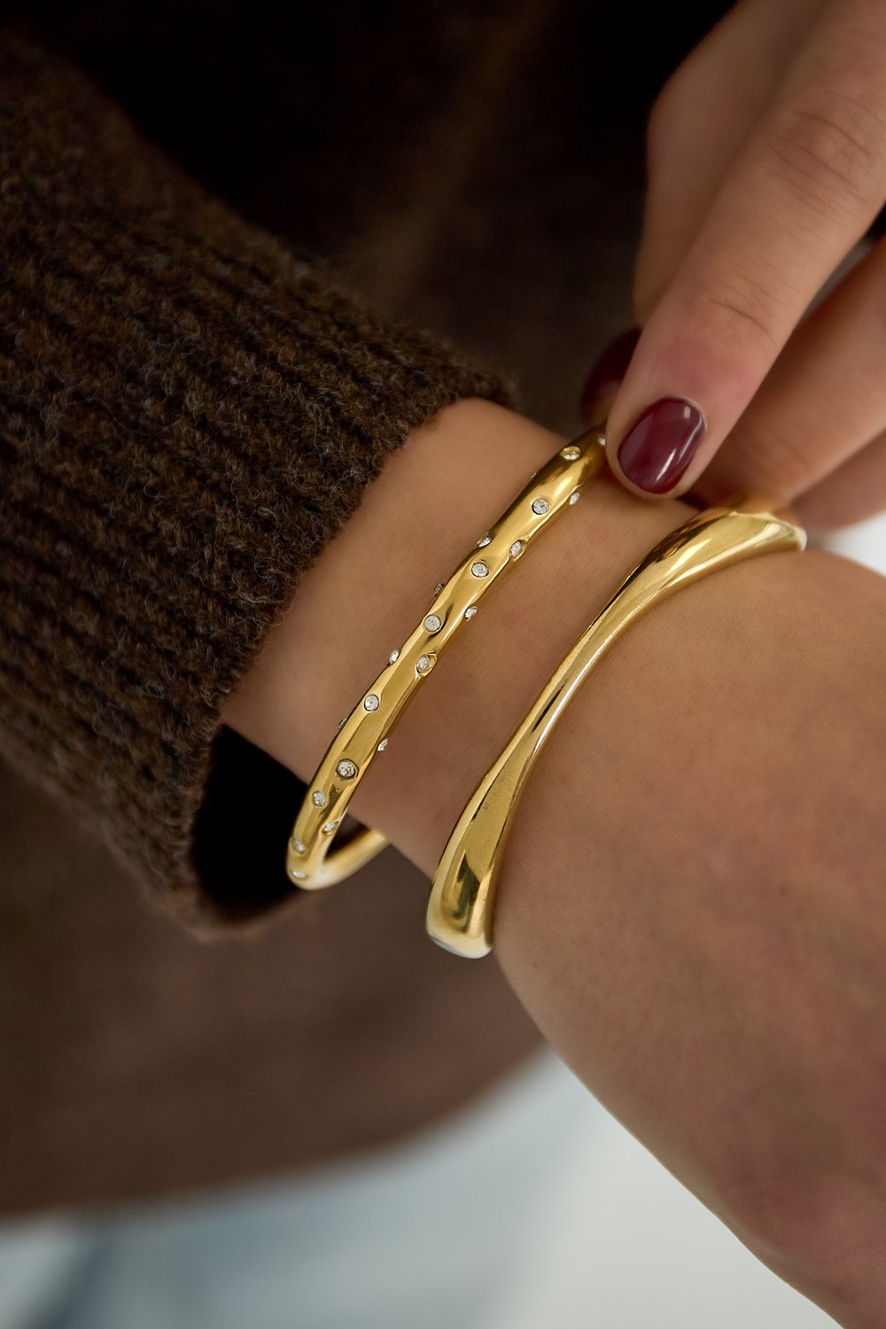 Organically shaped bangle Picture2