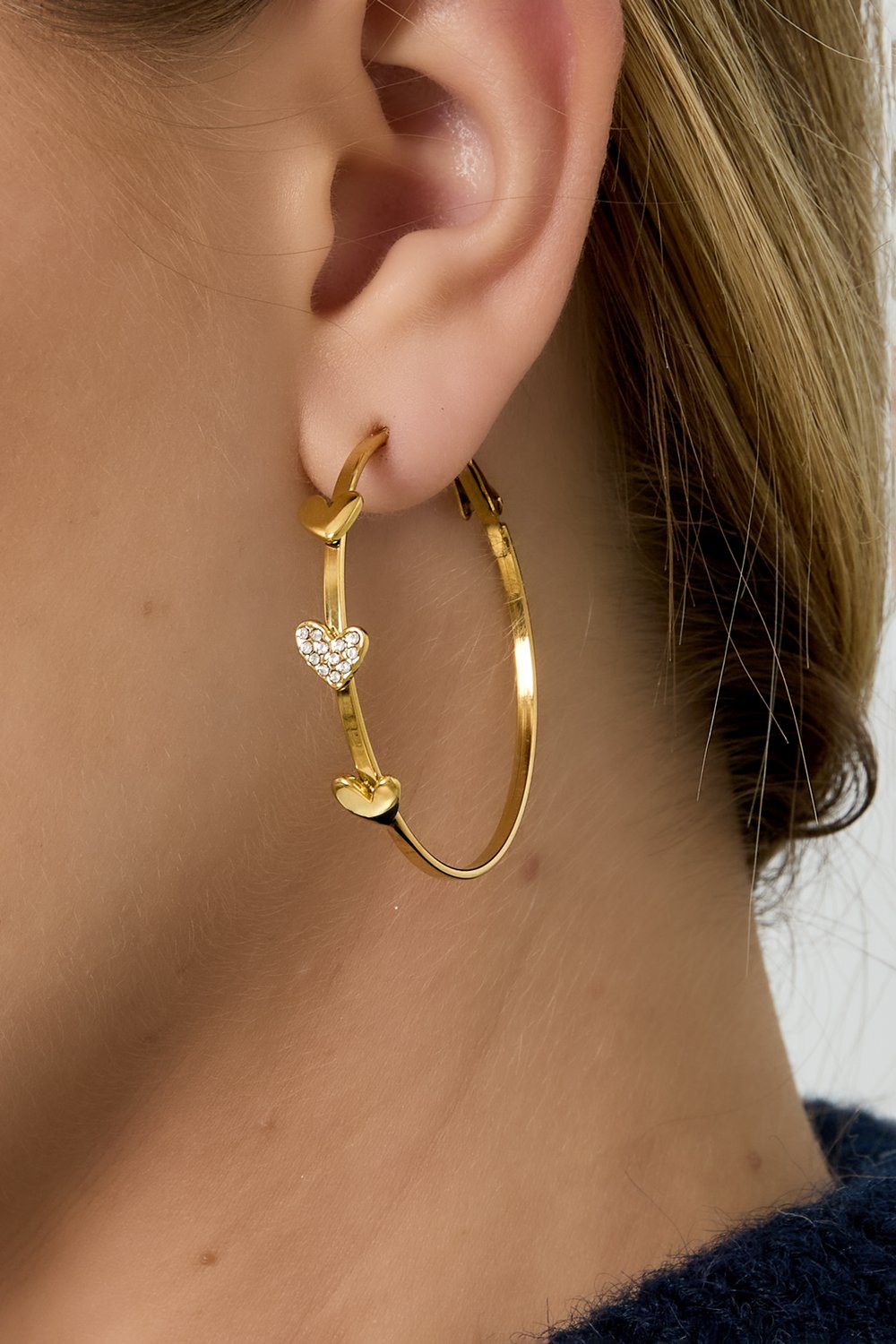 Lovely hoop earrings with 3 hearts h5Picture2