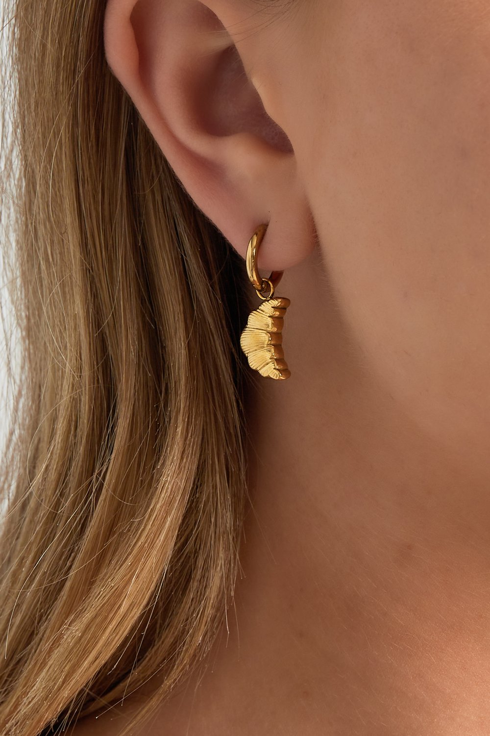 Mini Croissant Earrings h5Picture2