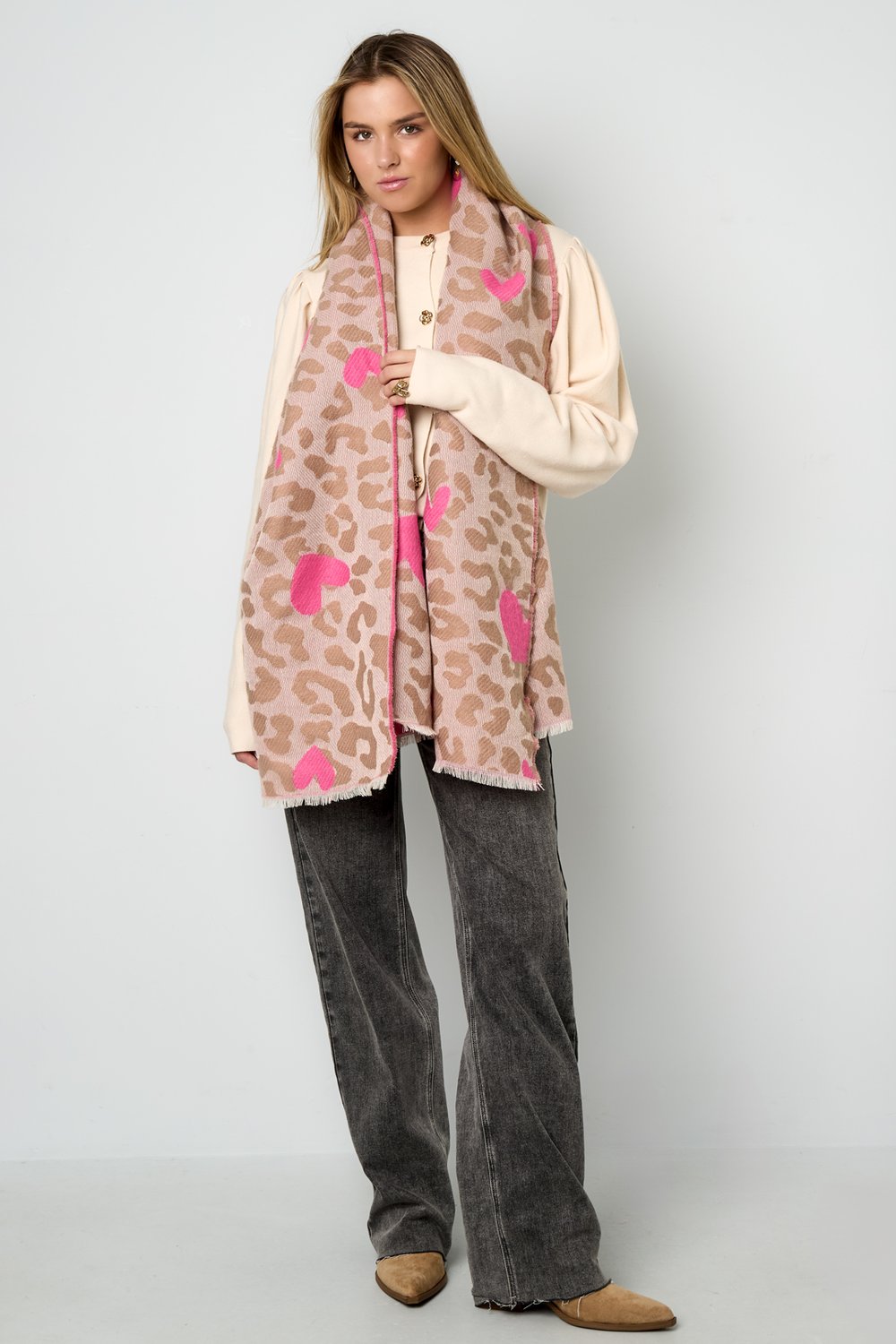 Leopard love scarf h5Picture3