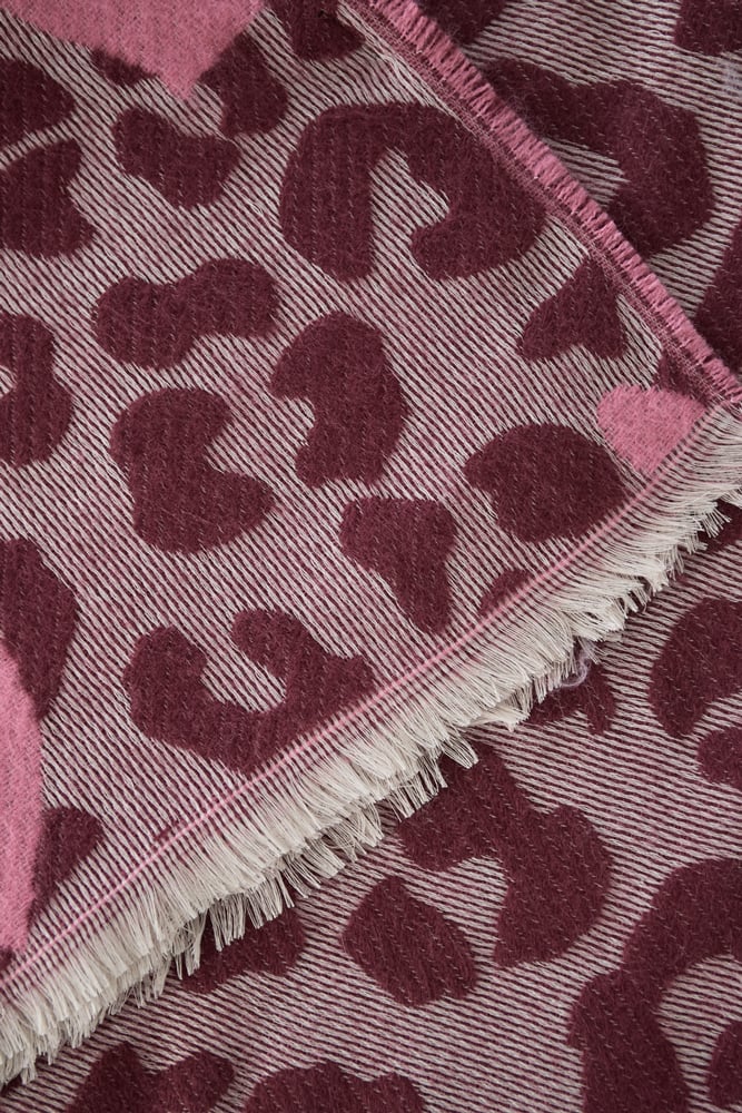 Leopard love scarf h5Picture4