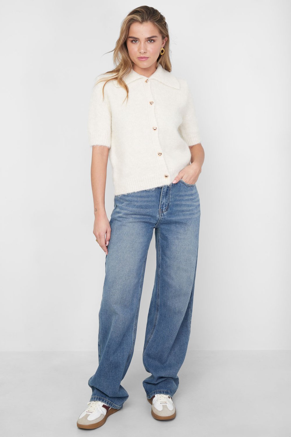 The Amore Knitwear h5Picture7