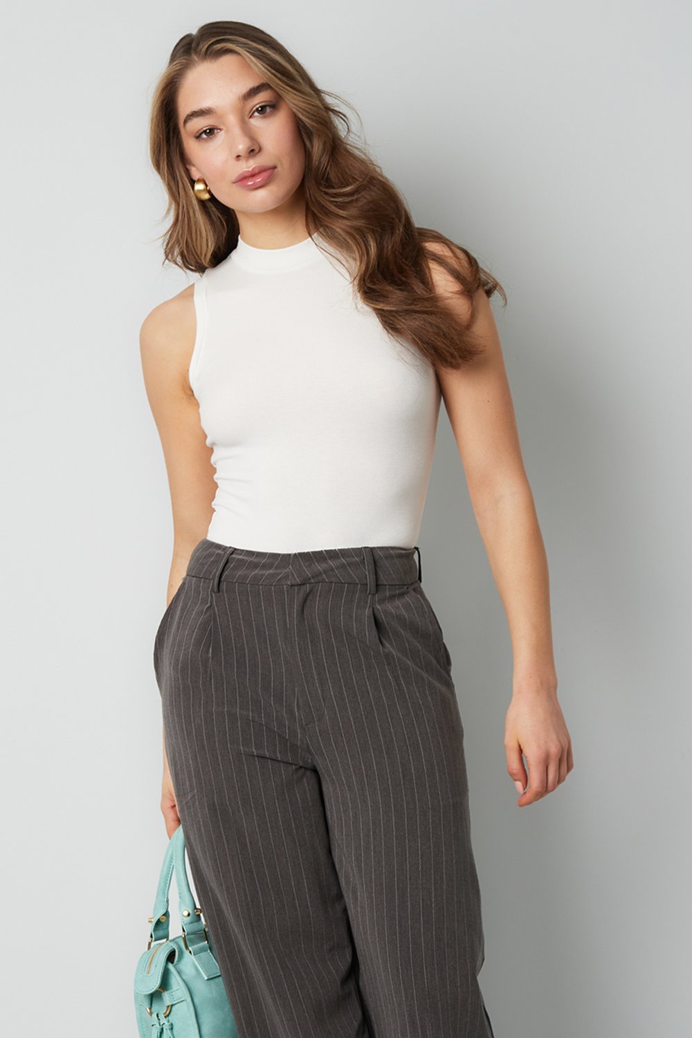 Viscosa Mujer Body Sin Mangas Cuello Alto Diseño Minimalista h5Imagen2