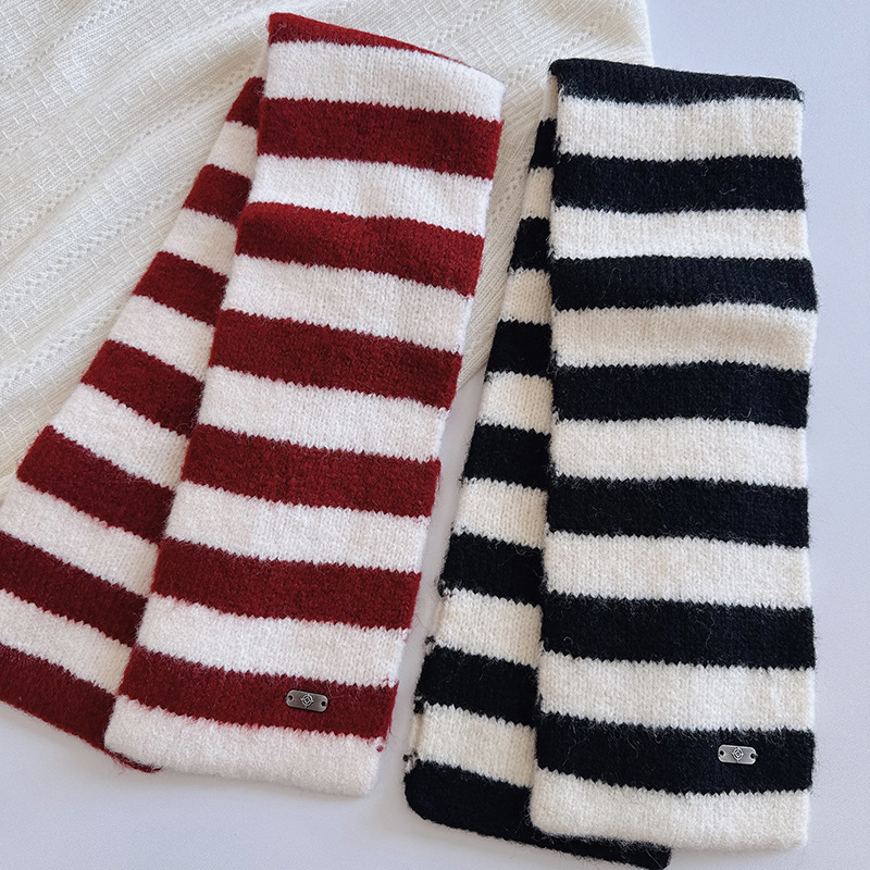 1 Stück Winterschal aus Viskose und Wolle mit Streifenmuster Bild3