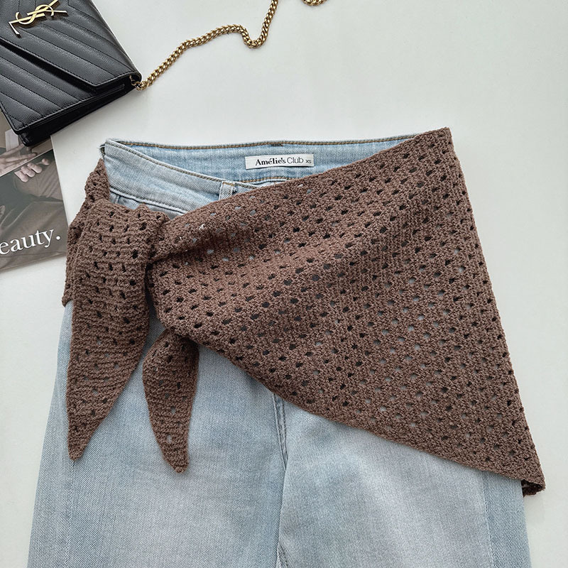 1 Piece Hollowed-out Triangular Scarf Shawl Picture3