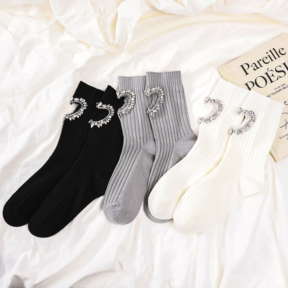 Leichte, luxuriöse Damensocken aus reiner Baumwolle mit Strassbesatz und hohlem Herz Bild3