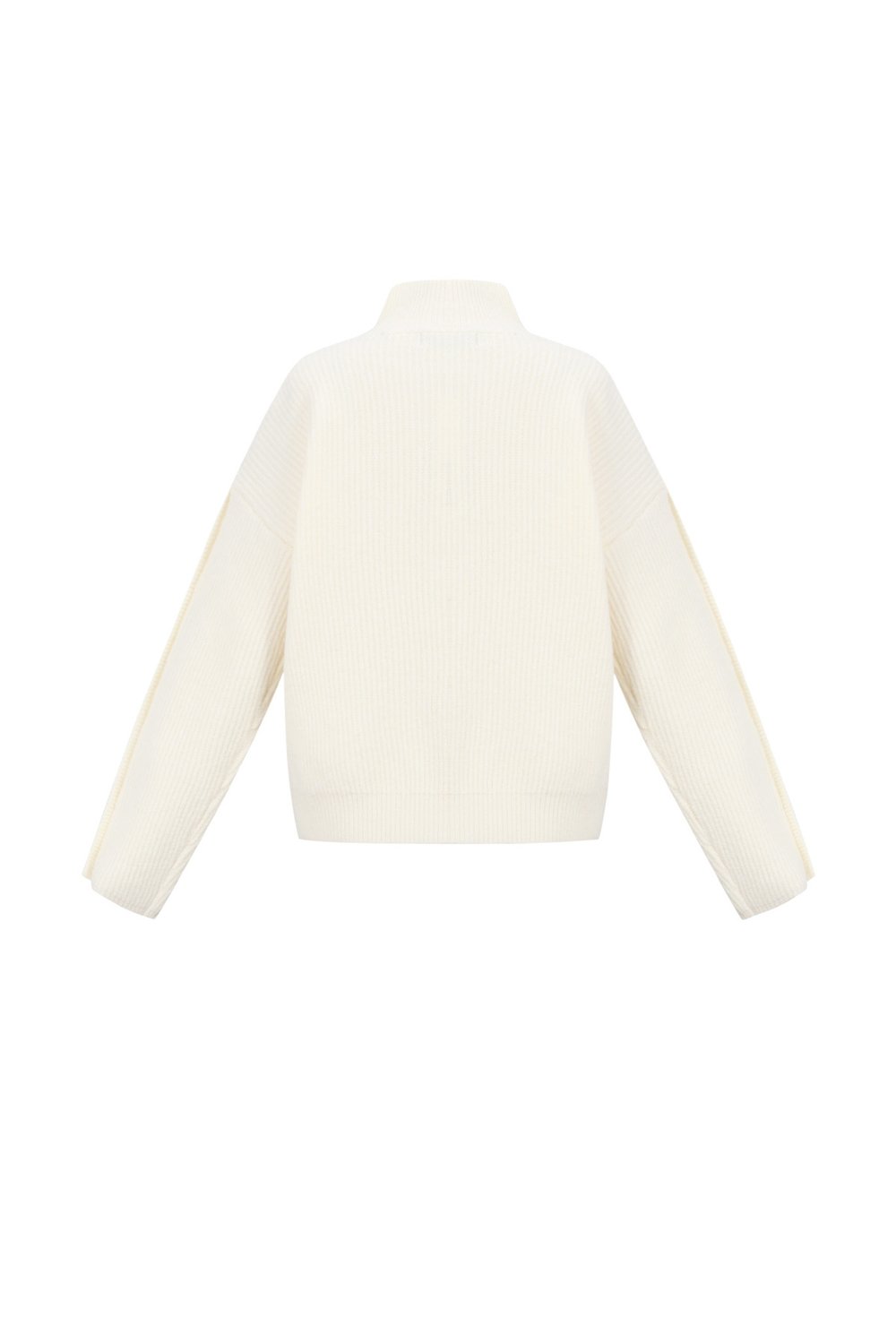 Sweater with buttons on the sleeves Picture3