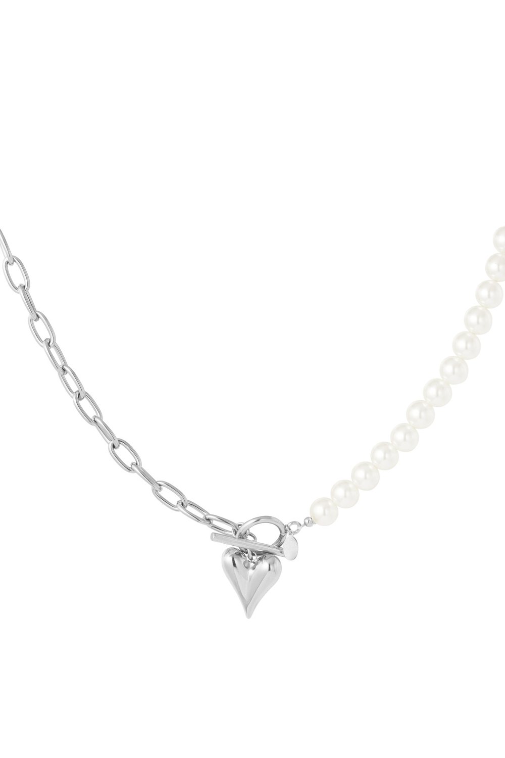 pearl necklace with hearts