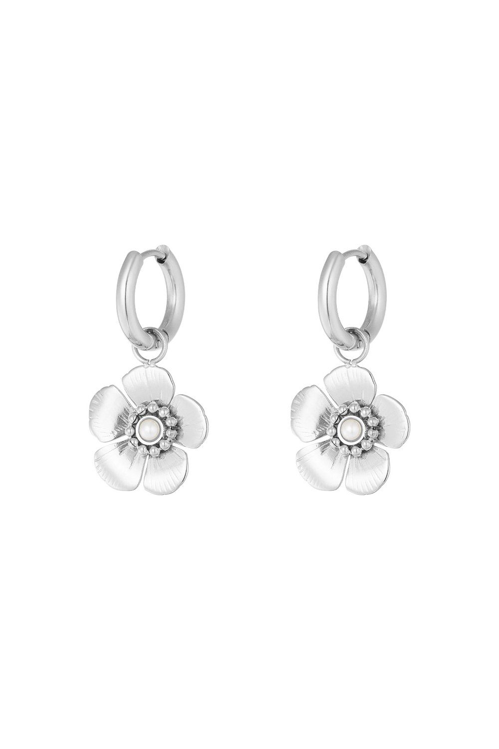 earring with cute flower pendant