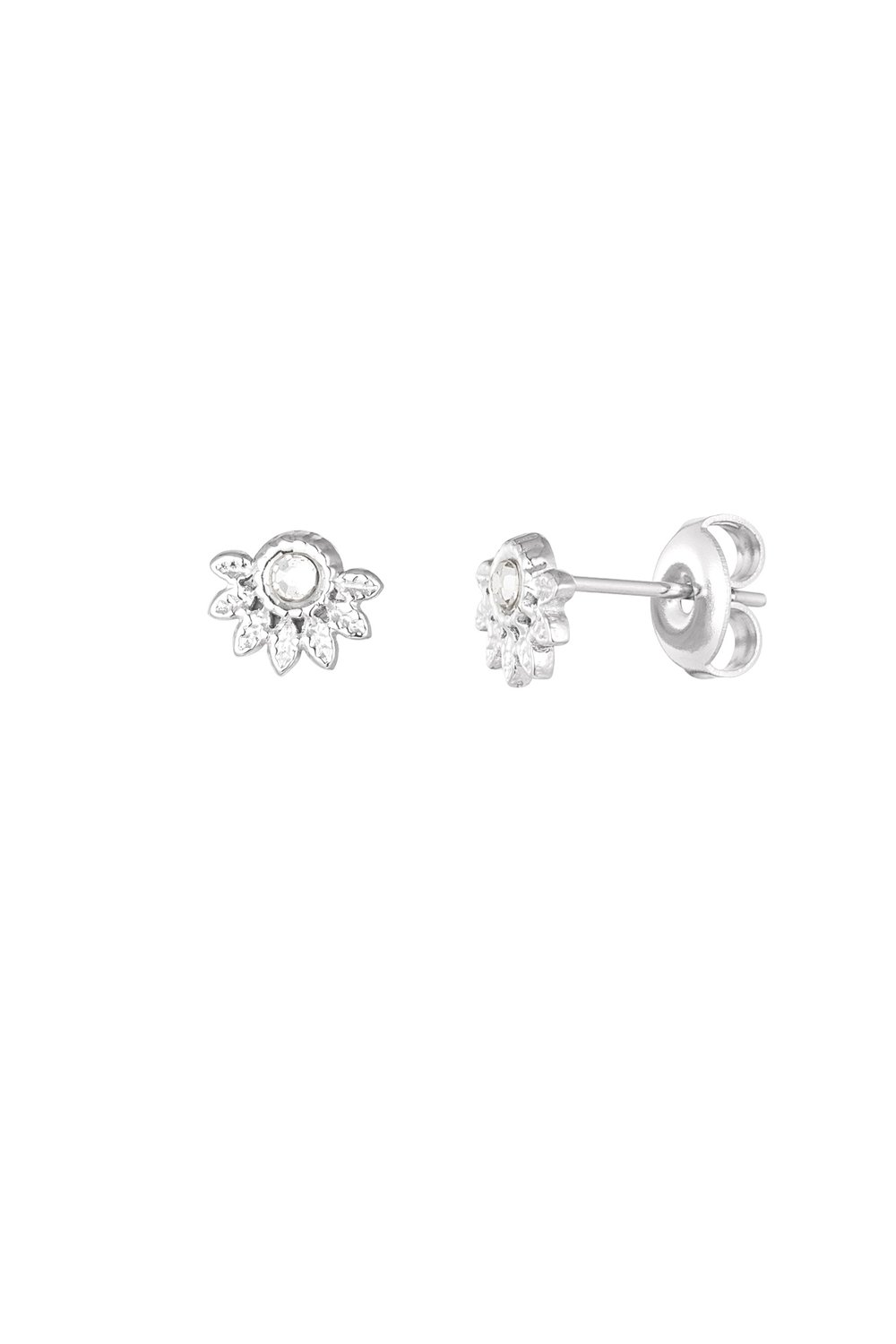 Half flower earrings with diamond 