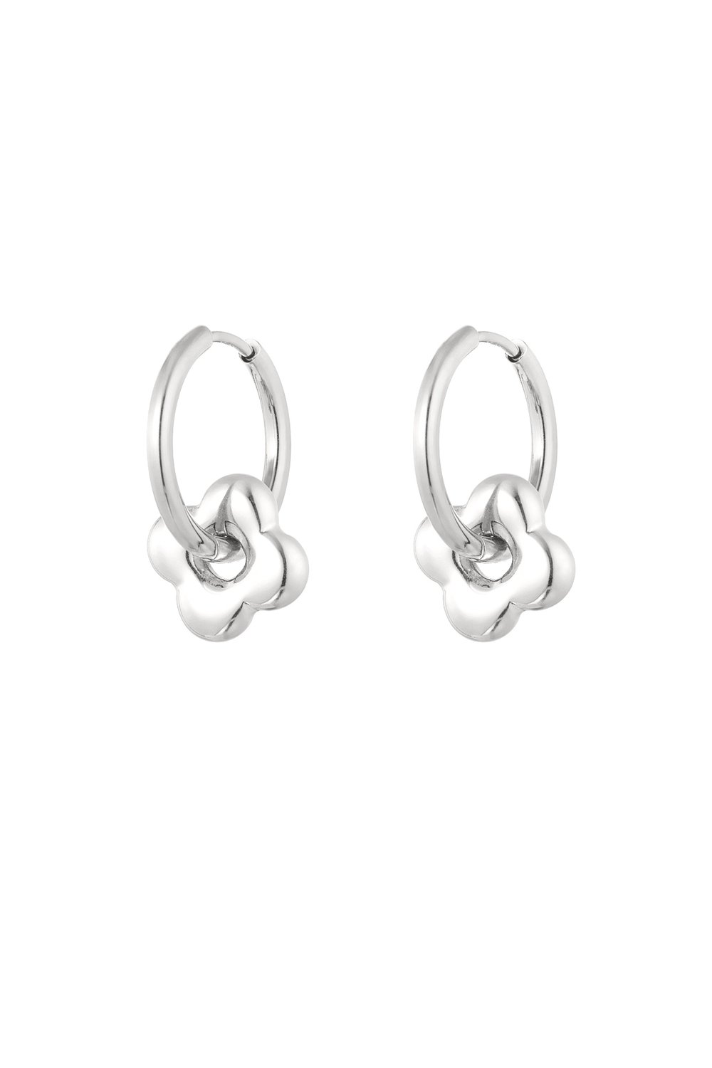 basic earrings with clover charm 