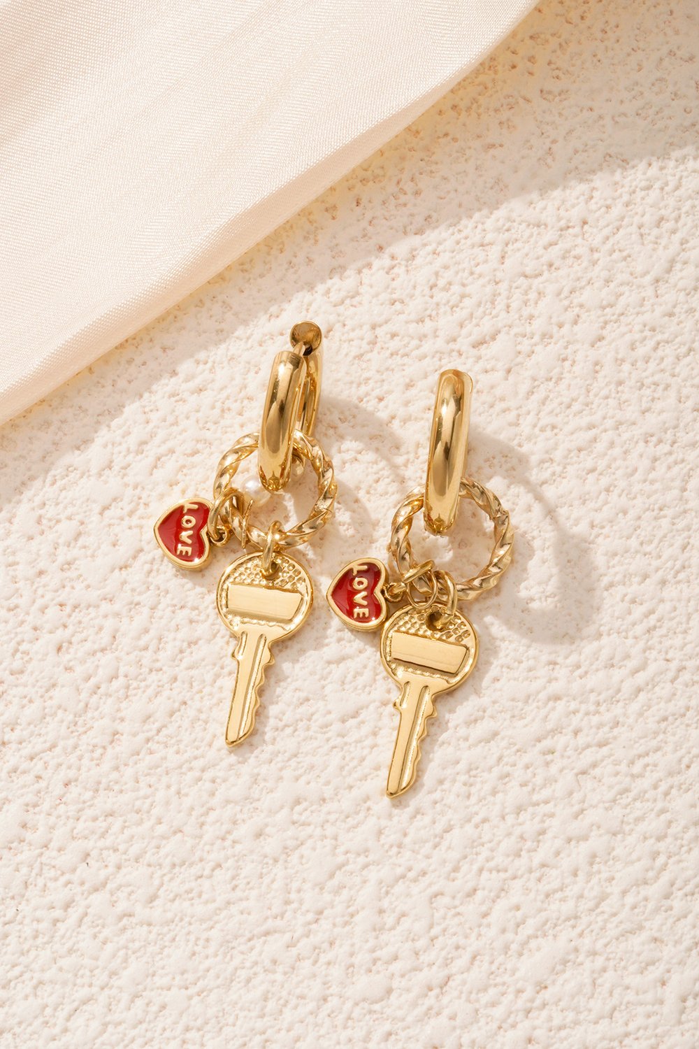 key to love earrings h5Picture5
