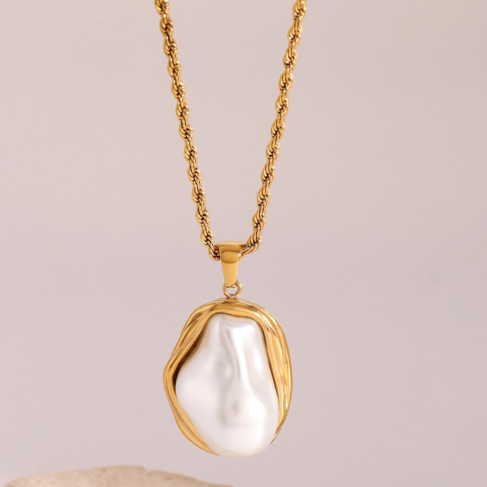 collier avec pendentif géométrique élégant en acier inoxydable plaqué or  pour femme, série classique, 1 pièce