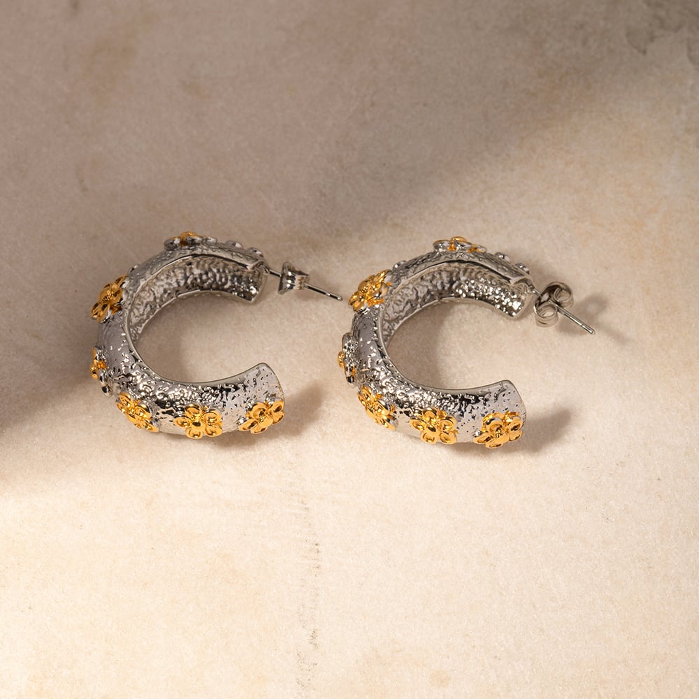 1 pair classic series retro flower stainless steel  gold plated women hoop earrings