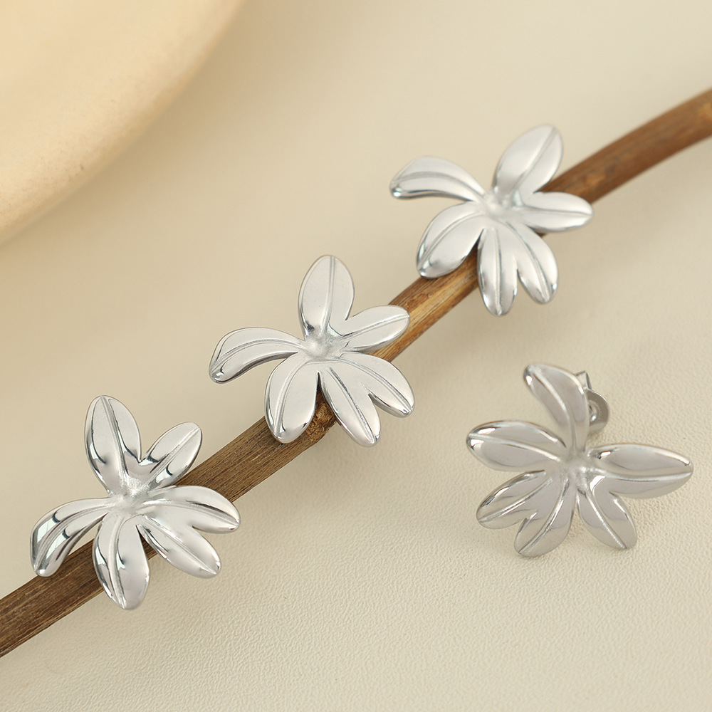 1 pair simple series retro flower stainless steel  gold plated women stud earrings
