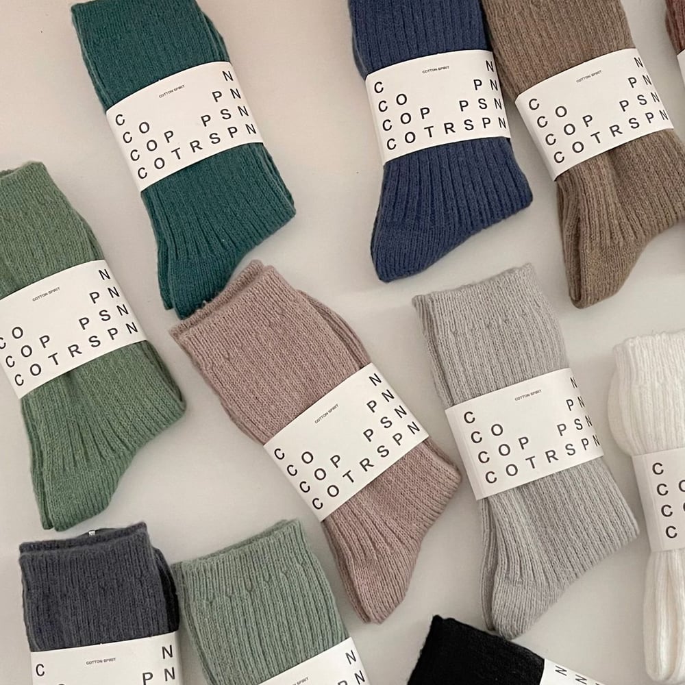 Weiche, einfarbige, vertikal gestreifte Damensocken bis zur Mitte der Wade h5Bild3