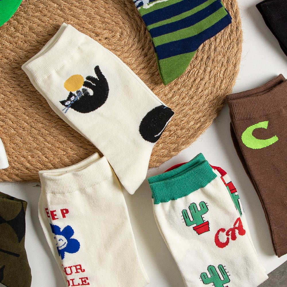1 Pair Preppy  Adorable Cartoon Themed Mid-Calf Socks h5Picture2