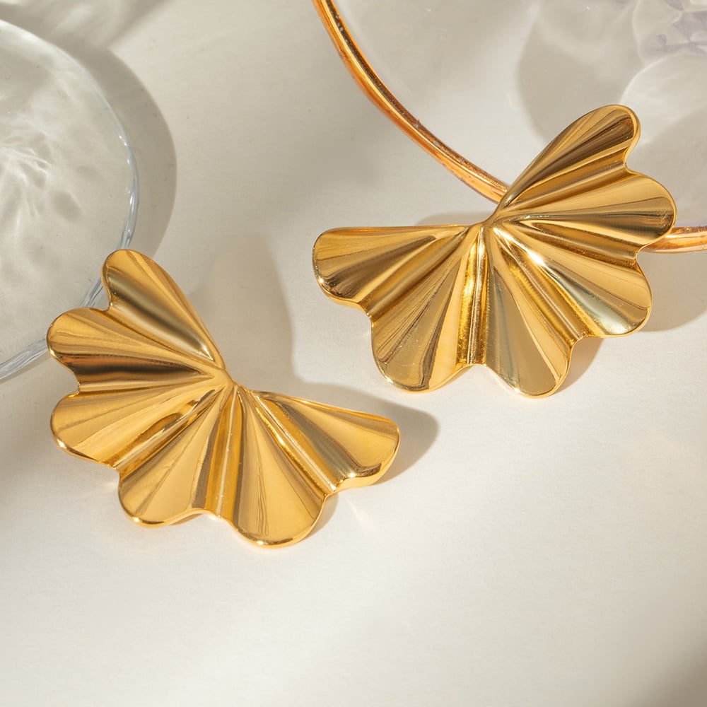 1 pair classic retro style relief flower shape stainless steel  gold plated women's stud earrings