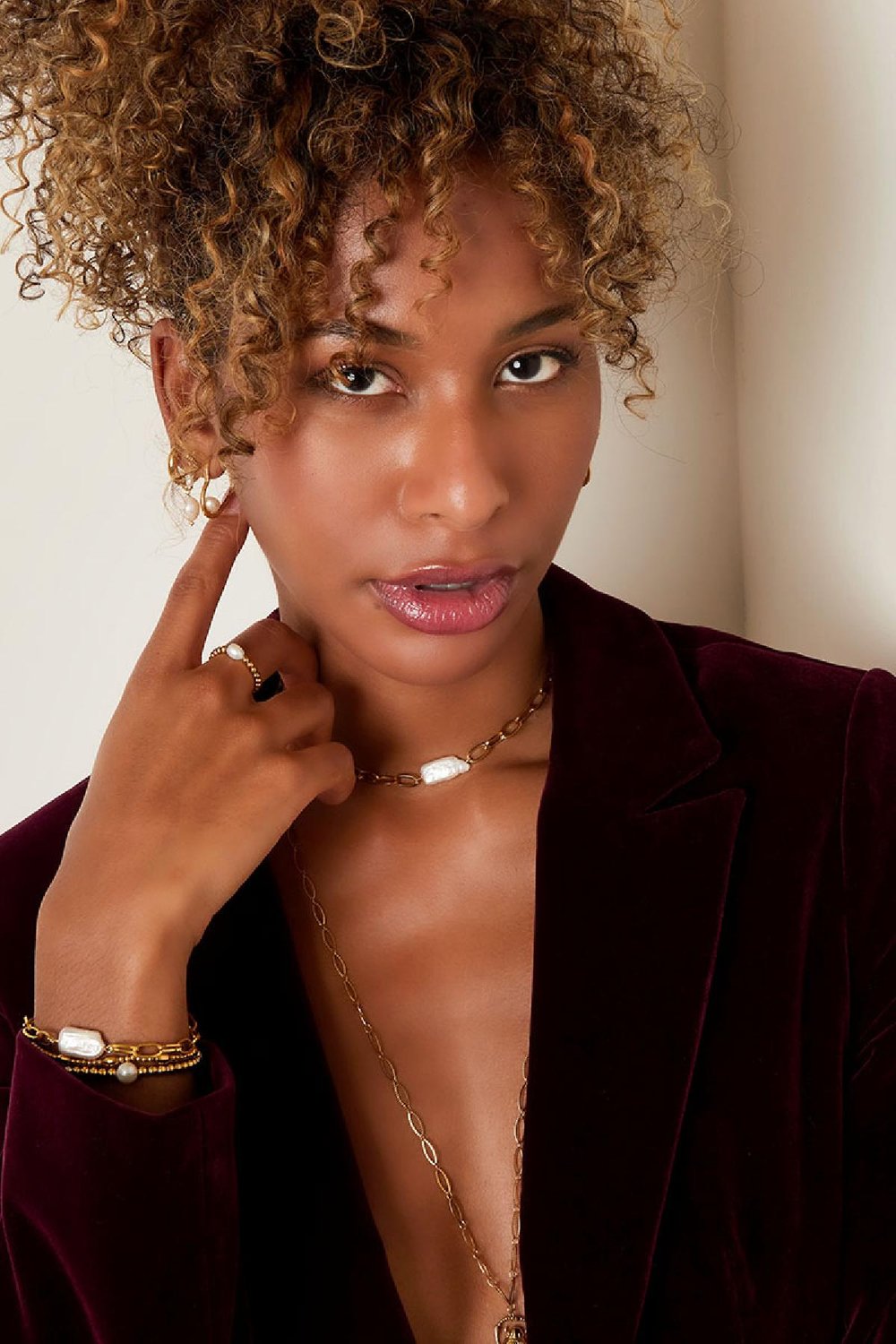 Necklace small chain with a pearl