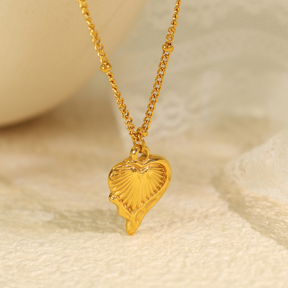 1 piece romantic series retro heart titanium steel  gold color plated women's pendant necklaces