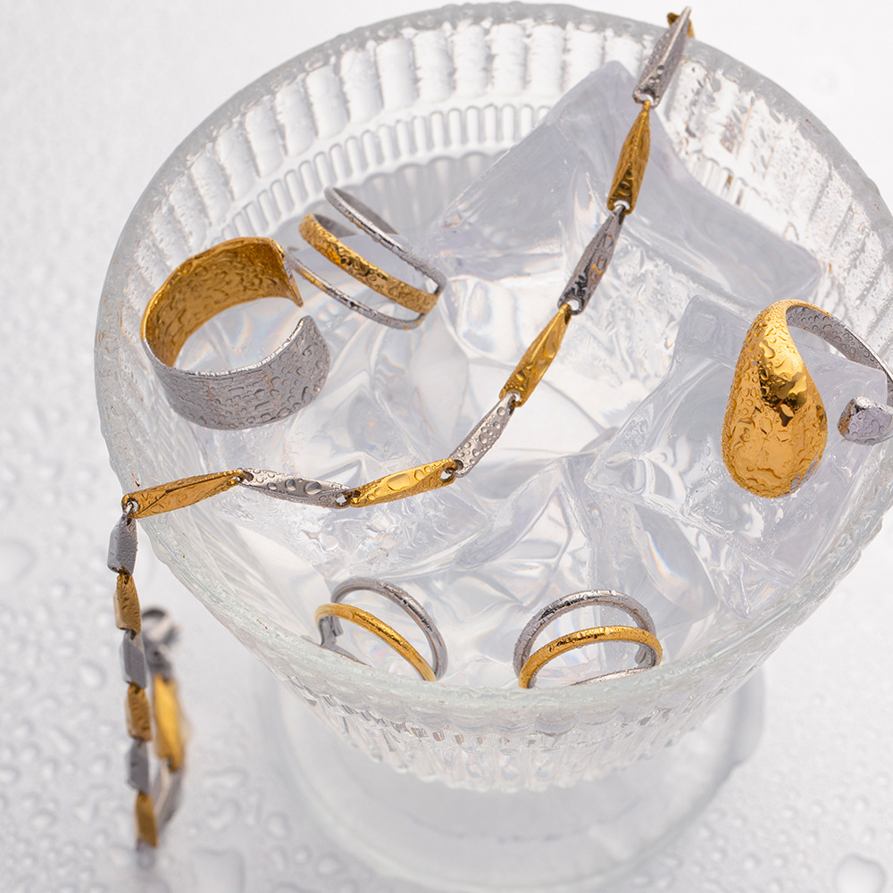 französisches nischendesign, geometrische neue ohrringe aus titanstahl, gold- und silberfarben passender glatter dreireihiger schmuck aus titanstahl für frauen h5Bild2