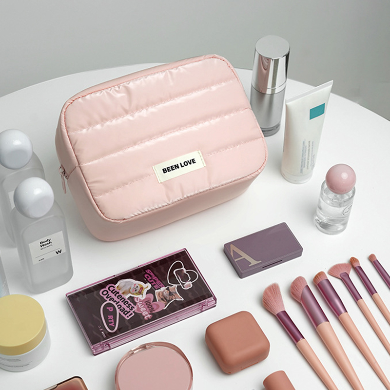 1 Piece Daily Series Plaid Portable Large Capacity Toiletry Women's Cosmetic Bags h5Picture2