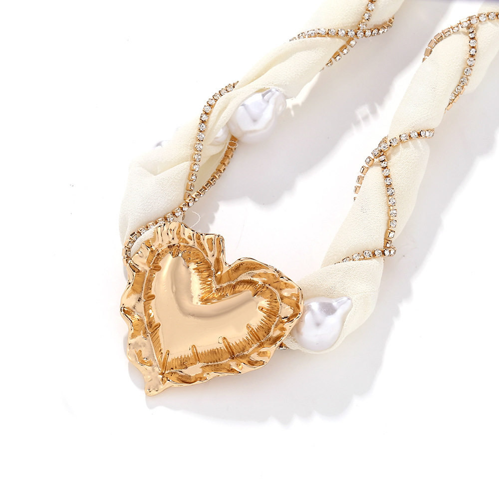 1 Piece French Pearl Mesh Braided Chain Alloy Heart Pendant Necklace Picture2