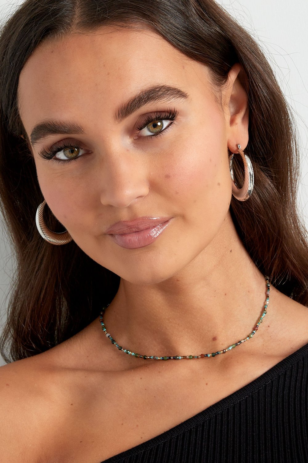 Bunte Halskette aus Naturstein - grünes  Bild2