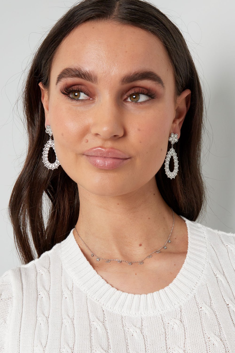 classic necklace with shell charms Picture2