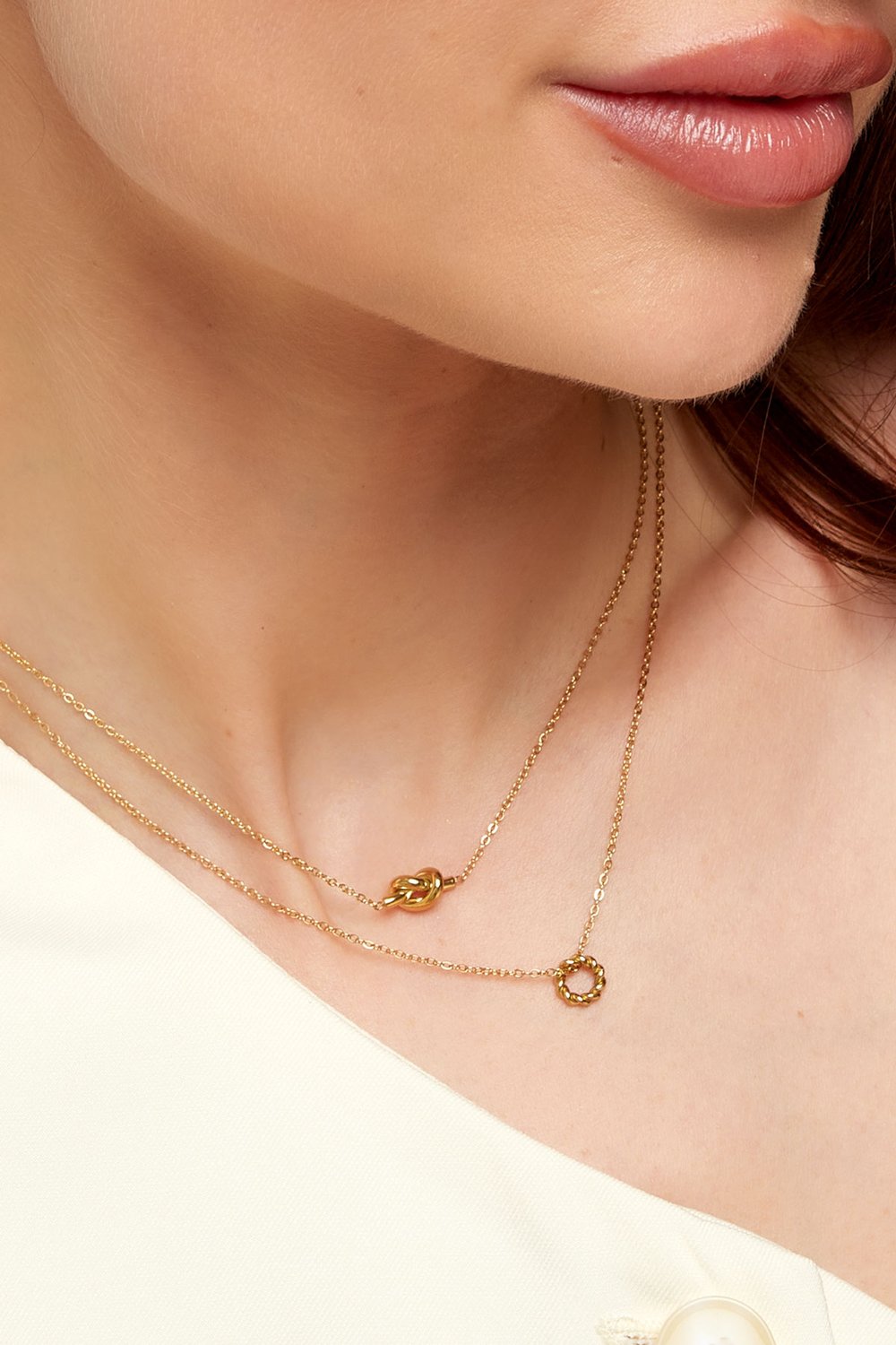 simple necklace with knotted charm Picture3