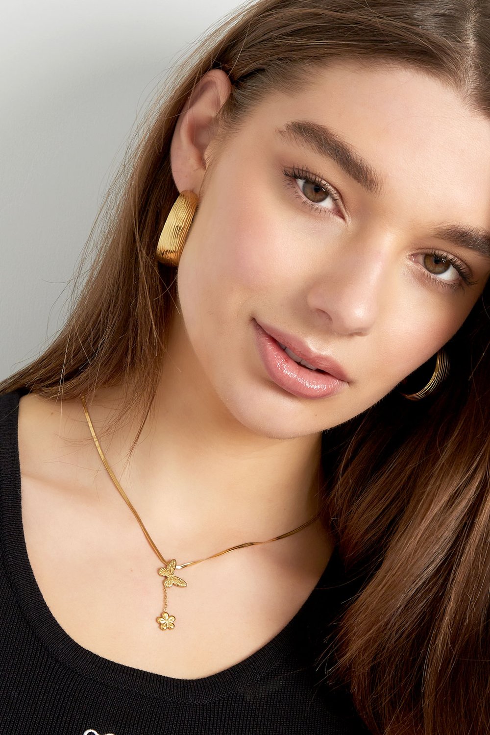 classic necklace with butterfly and flower charm Picture2
