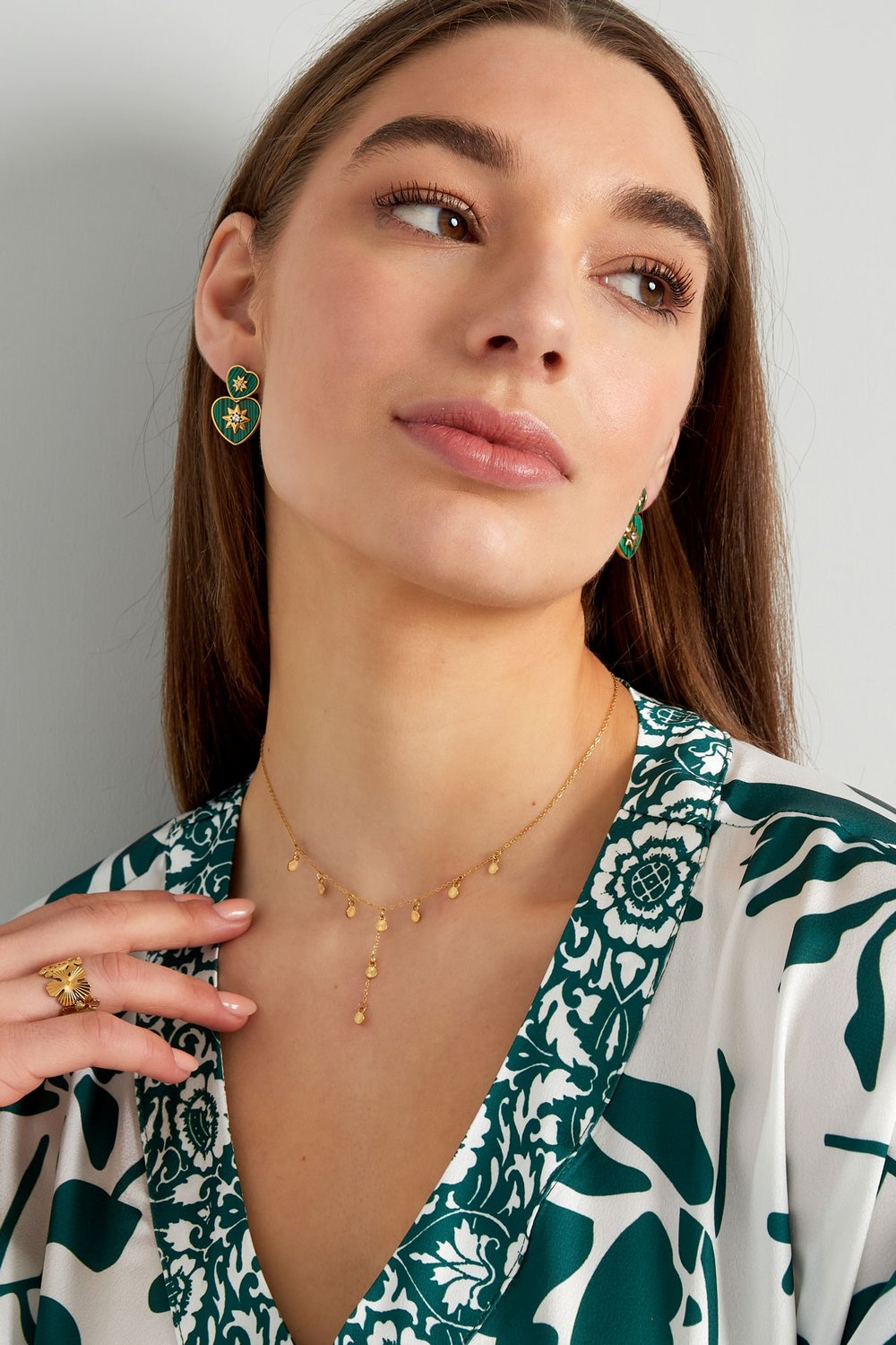 collana lunga con ciondoli rotondi Immagine2