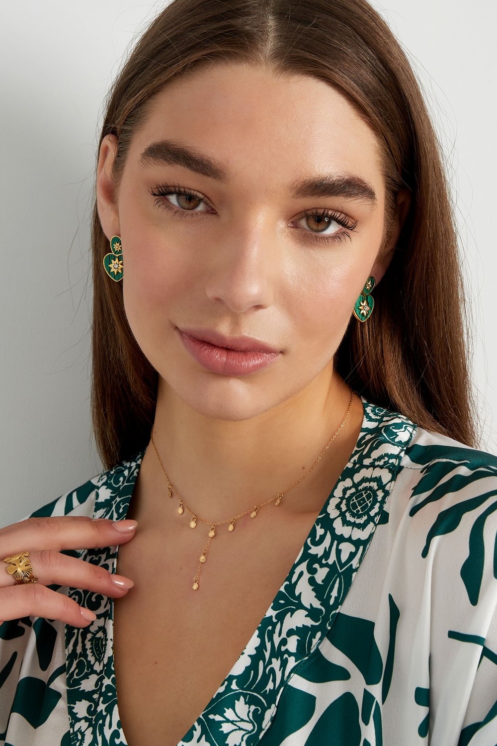 collana lunga con ciondoli rotondi Immagine4