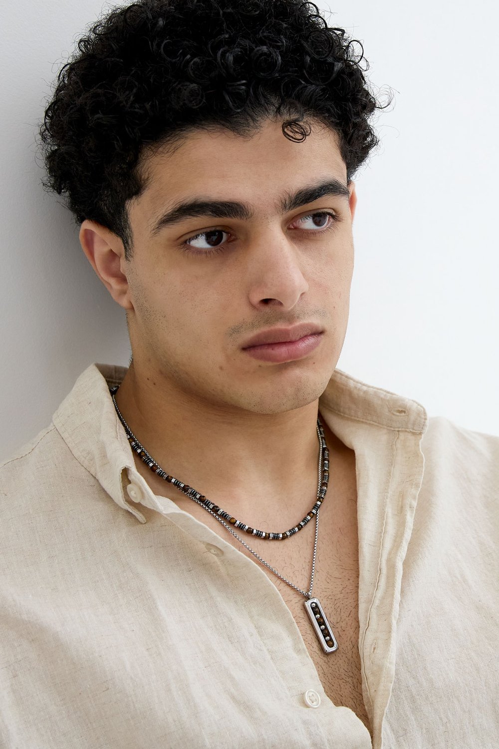 Herrenkette mit Charms und Perlen Bild2