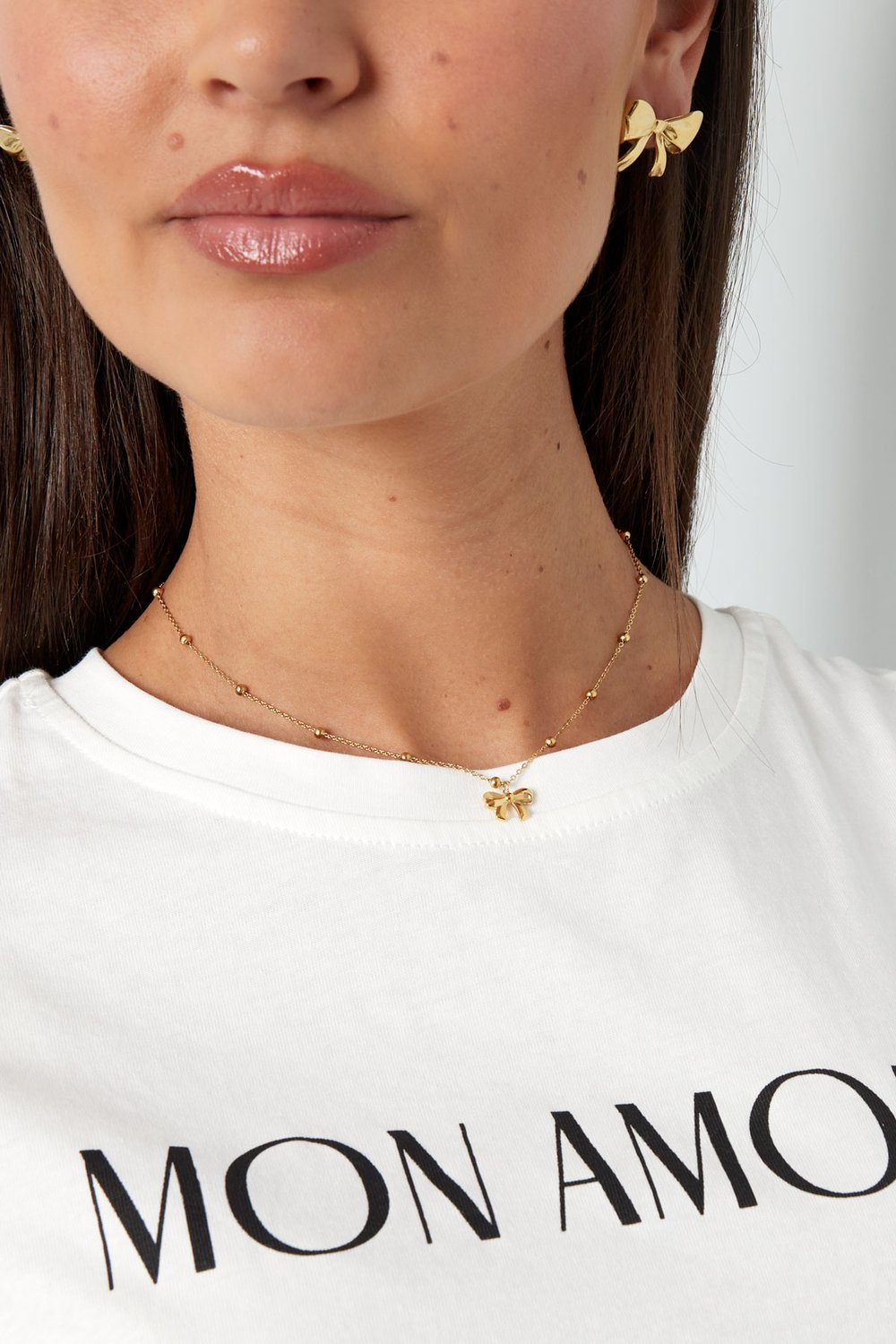 necklace with balls and bow Picture3