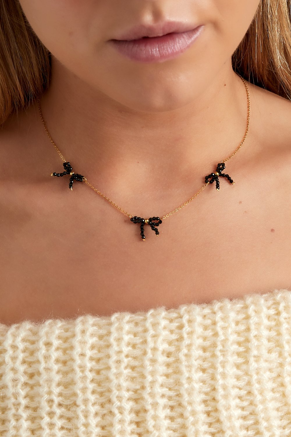 beaded bows necklace Picture2