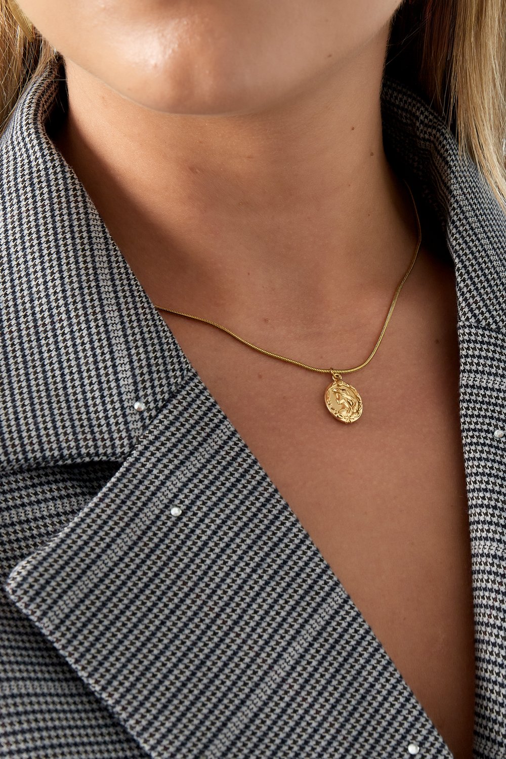 necklace with women's charm Picture2