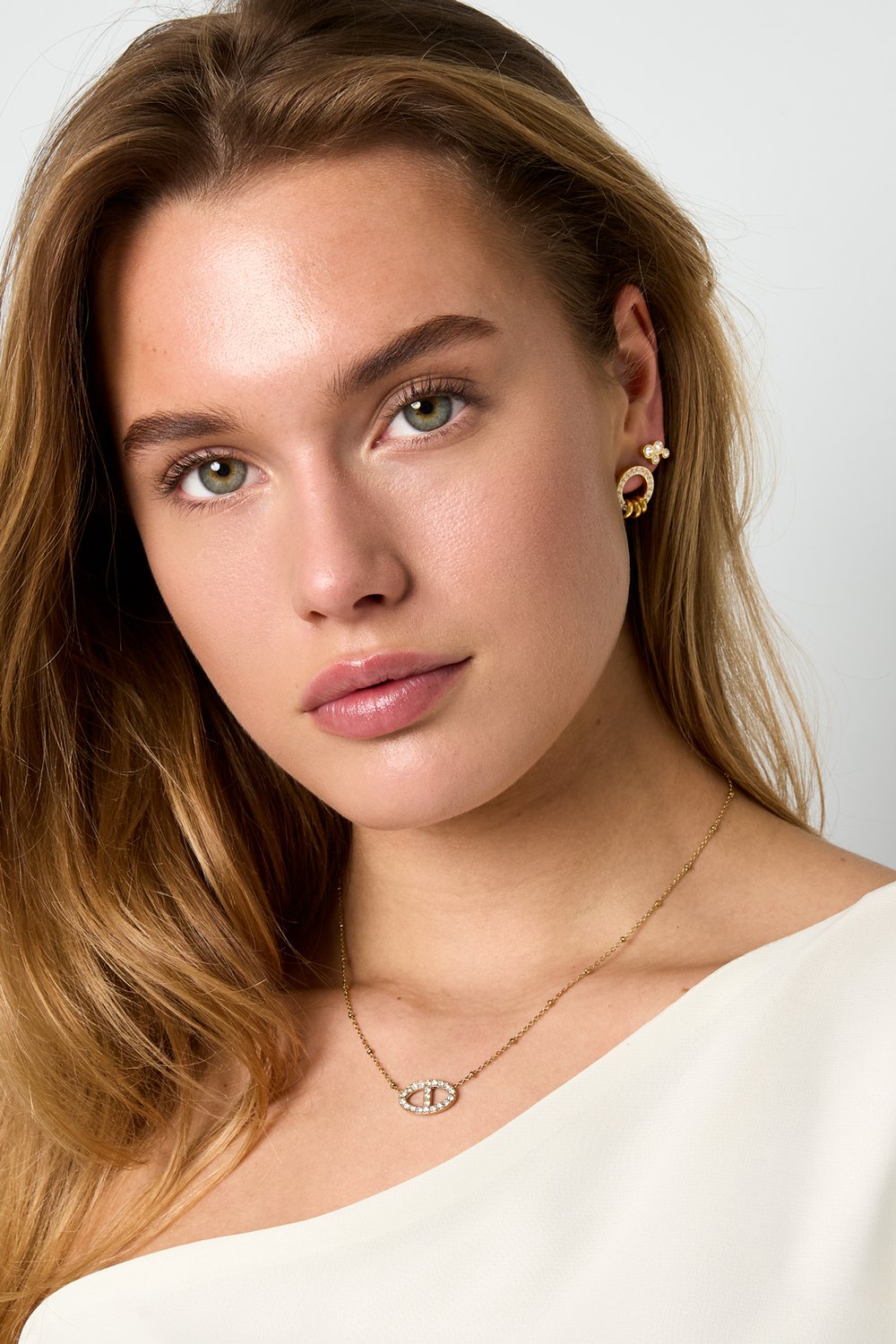 Halskette mit verziertem ovalen Anhänger h5Bild2