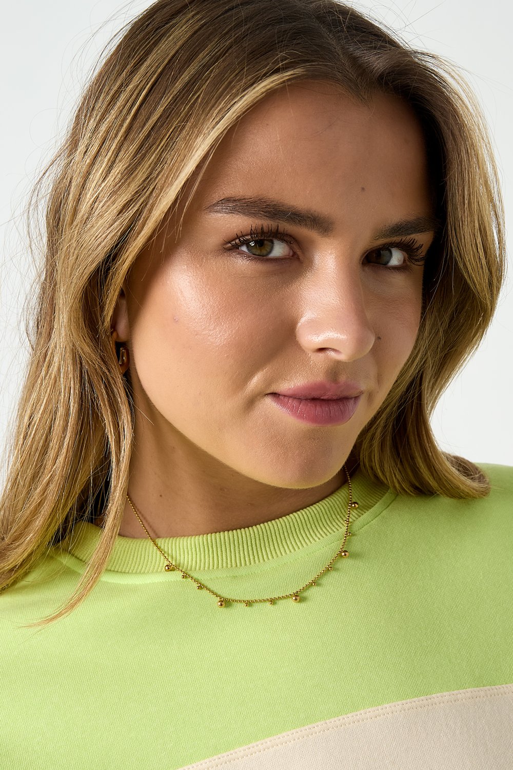 Necklace with alternating balls Picture2