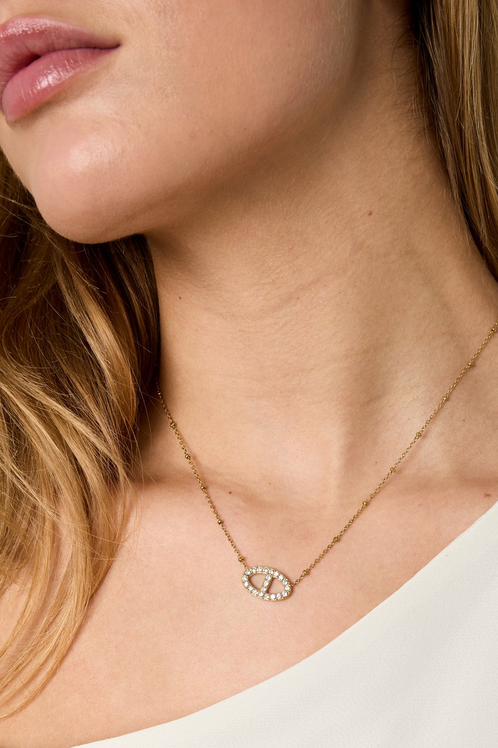 Halskette mit verziertem ovalen Anhänger h5Bild3