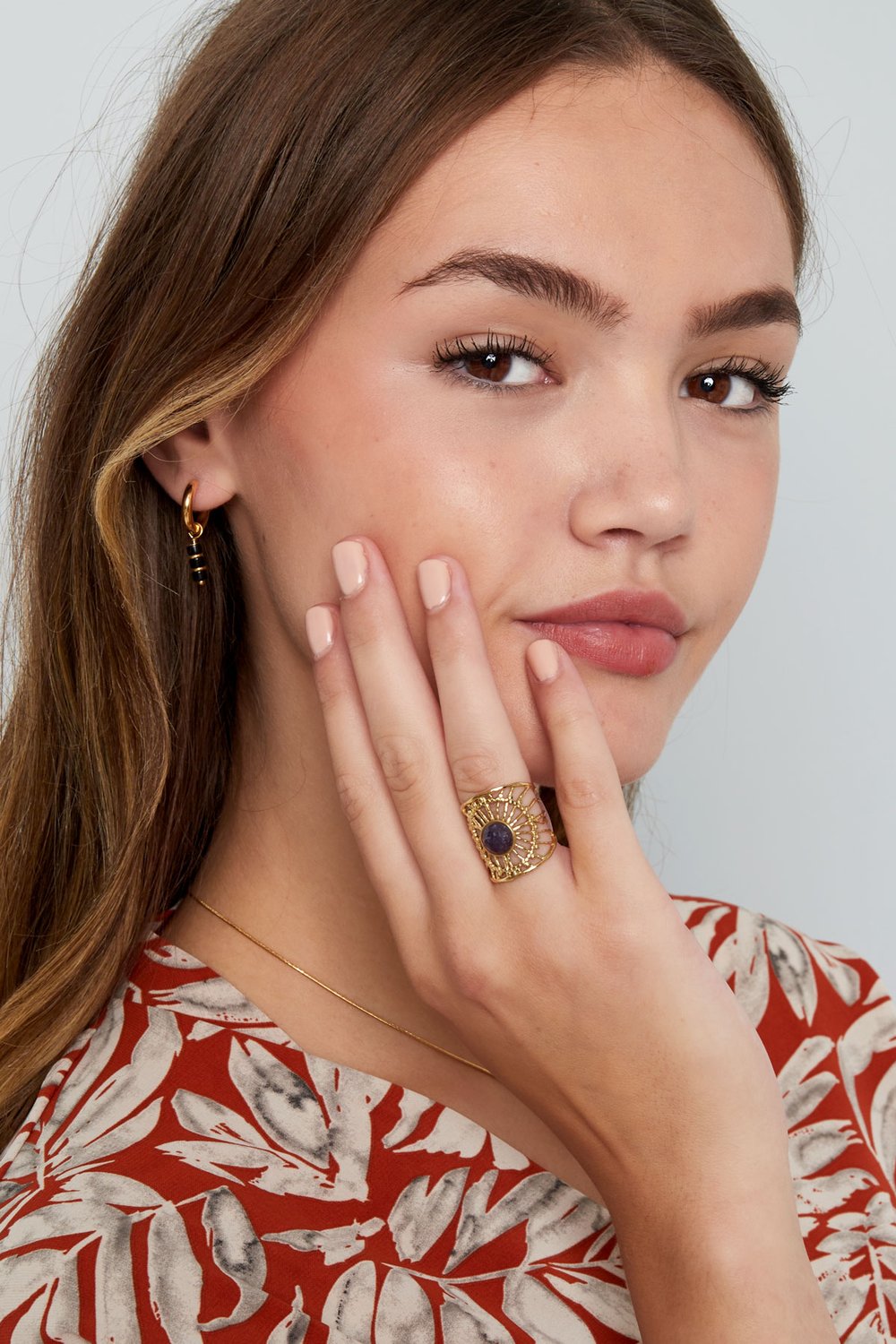 Anello in pietra nel web Immagine2